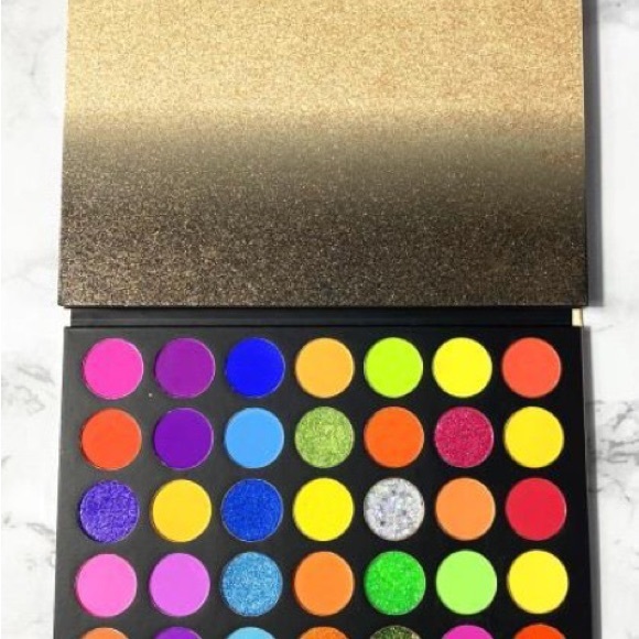 Glam Box Eyeshadow Palette - Picture 2 of 5